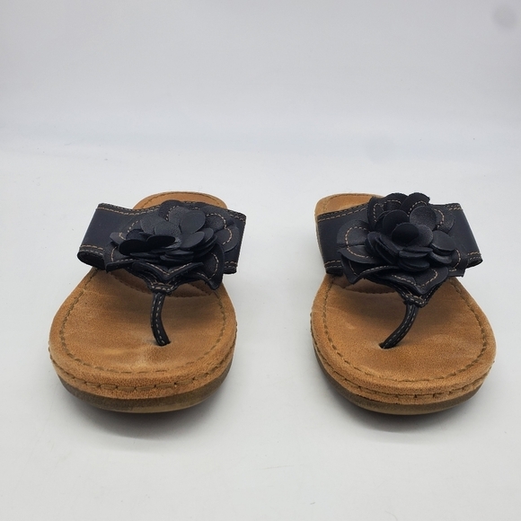 Clarks Shoes Womens 8M Brynn Style  Comfort Insole Leather Thong Sandals - Picture 2 of 9